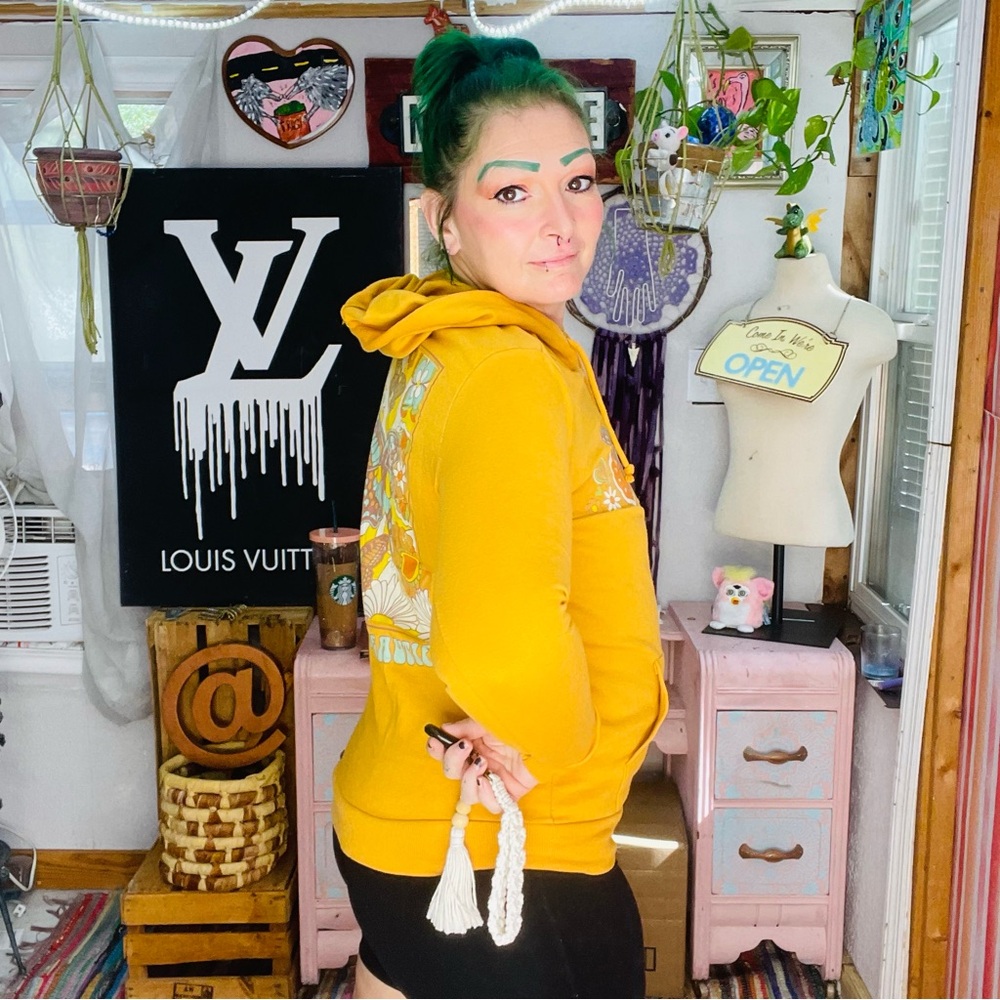 Chemistry Yellow Gold Long Sleeve Hoodie Size Small - Picture 3 of 14